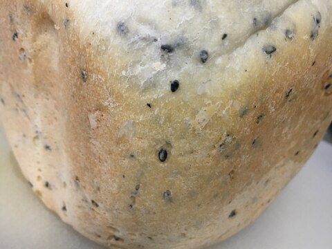 ホームベーカリー 豆乳黒ごま食パン